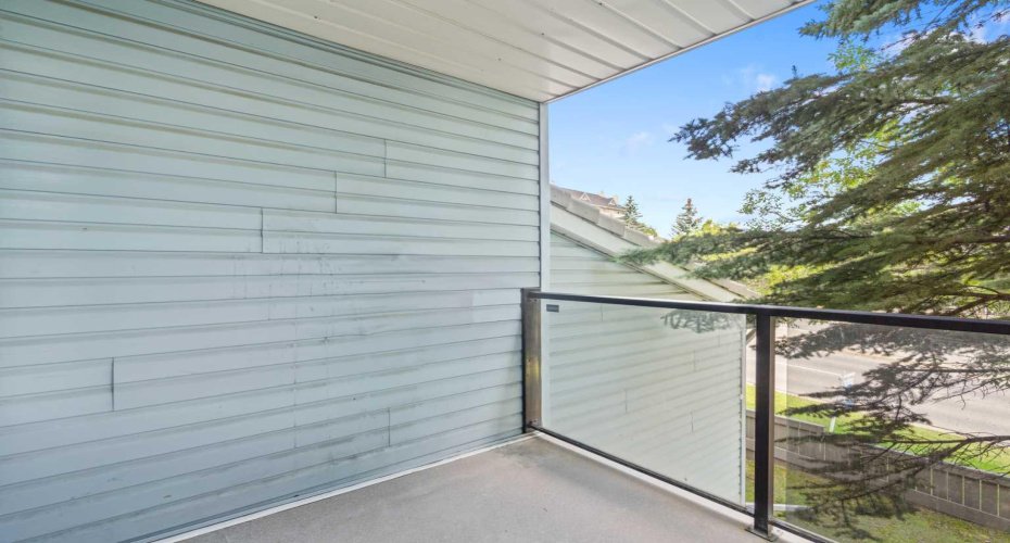 22 Coachway Gardens, Calgary, Alberta T3H 2V9, 3 Bedrooms Bedrooms, ,3 BathroomsBathrooms,Residential,For Sale,Coachway,A2272208