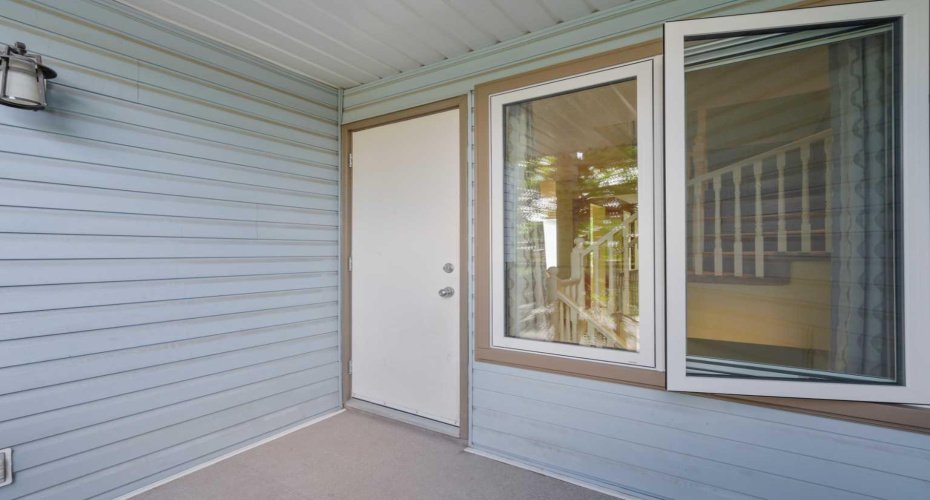 22 Coachway Gardens, Calgary, Alberta T3H 2V9, 3 Bedrooms Bedrooms, ,3 BathroomsBathrooms,Residential,For Sale,Coachway,A2272208