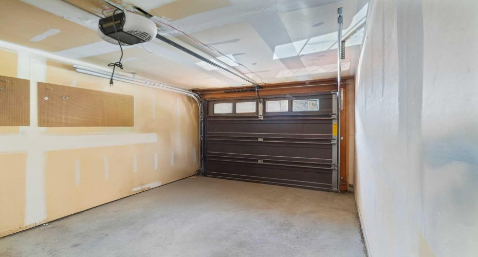 22 Coachway Gardens, Calgary, Alberta T3H 2V9, 3 Bedrooms Bedrooms, ,3 BathroomsBathrooms,Residential,For Sale,Coachway,A2272208