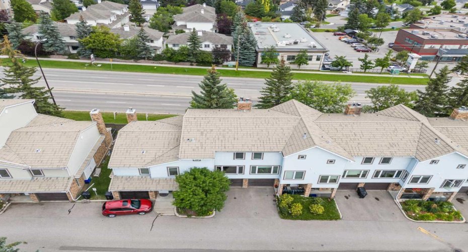 22 Coachway Gardens, Calgary, Alberta T3H 2V9, 3 Bedrooms Bedrooms, ,3 BathroomsBathrooms,Residential,For Sale,Coachway,A2272208