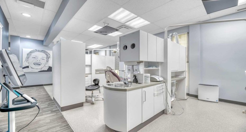 902 9 Avenue, Calgary, Alberta T2P 1L8, ,Commercial,For Sale,Springhetti Dental Building,9,A2232286