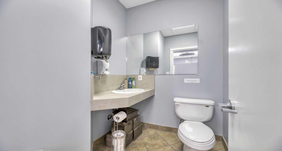 902 9 Avenue, Calgary, Alberta T2P 1L8, ,Commercial,For Sale,Springhetti Dental Building,9,A2232286