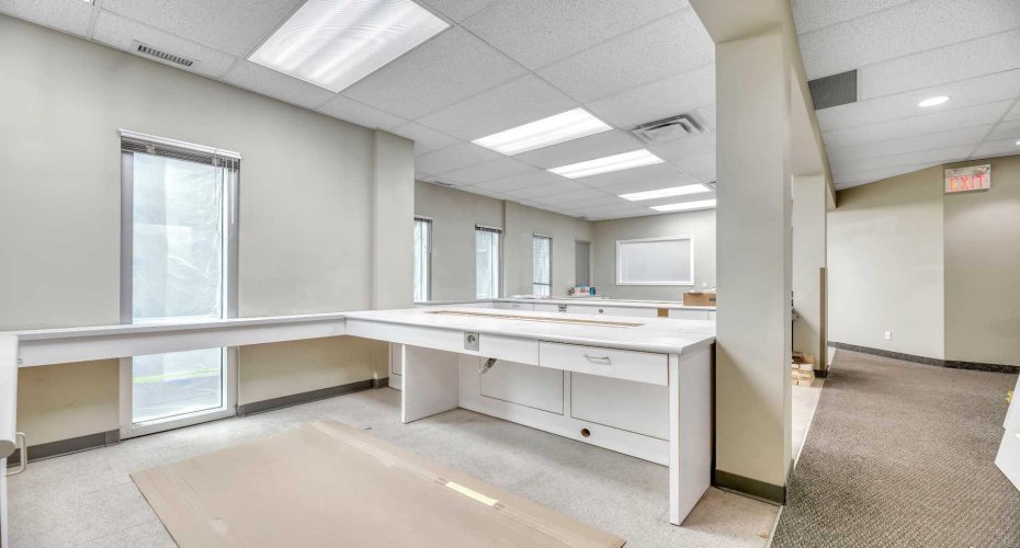 902 9 Avenue, Calgary, Alberta T2P 1L8, ,Commercial,For Sale,Springhetti Dental Building,9,A2232286