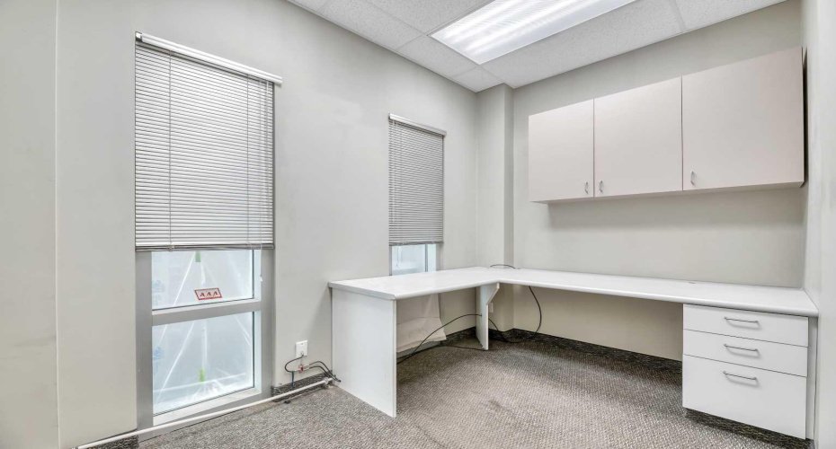 902 9 Avenue, Calgary, Alberta T2P 1L8, ,Commercial,For Sale,Springhetti Dental Building,9,A2232286