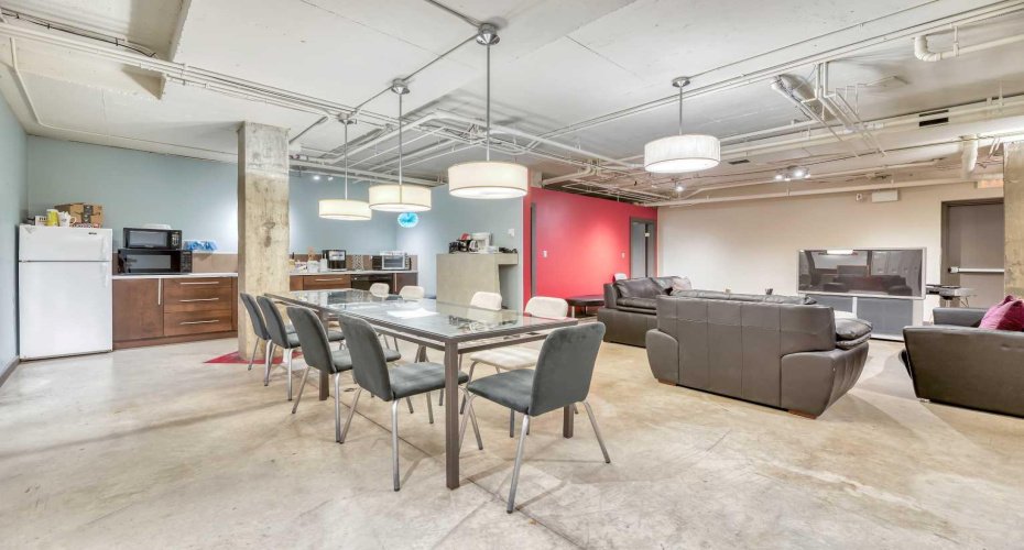 902 9 Avenue, Calgary, Alberta T2P 1L8, ,Commercial,For Sale,Springhetti Dental Building,9,A2232286