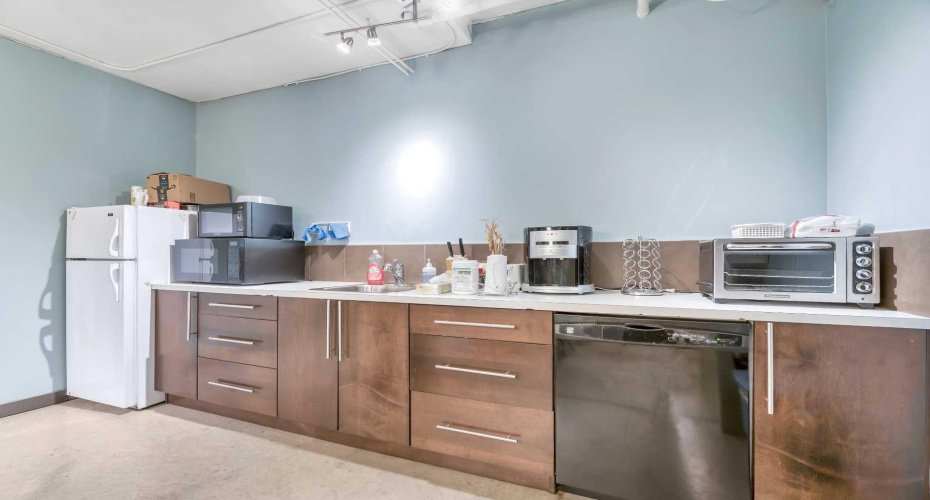 902 9 Avenue, Calgary, Alberta T2P 1L8, ,Commercial,For Sale,Springhetti Dental Building,9,A2232286