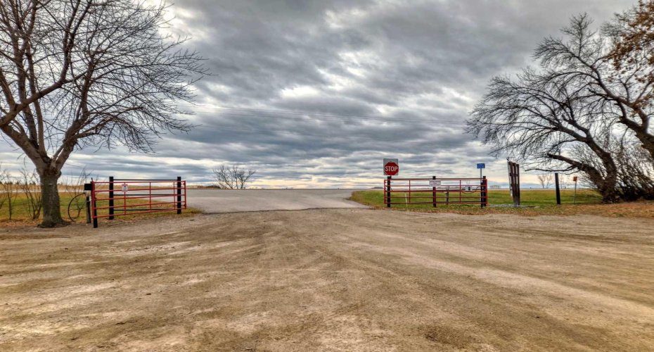 Township Road 240, Rural Wheatland County, Alberta T1P 0R5, ,Commercial,For Sale,Township Road 240,A2271690
