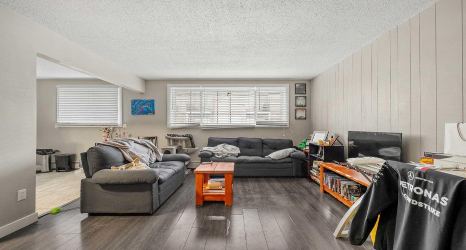 128 22 Avenue, Calgary, Alberta T2E 1T3, ,Multi-family,For Sale,22,A2271794