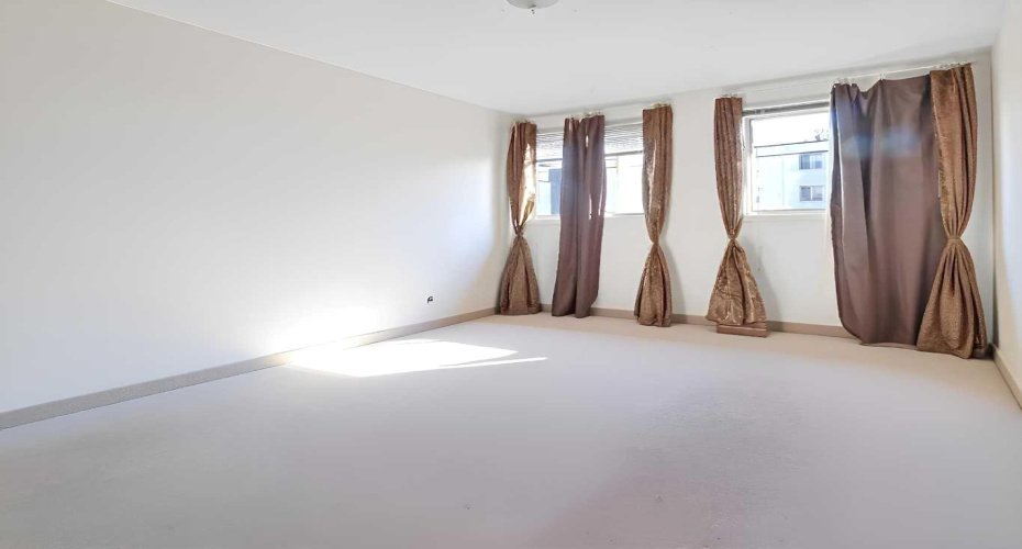 Master bedroom vacant