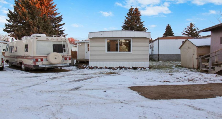 4504 41 Street, Camrose, Alberta T4V4K4, 2 Bedrooms Bedrooms, ,1 BathroomBathrooms,Mobile,For Sale,41,A2272481