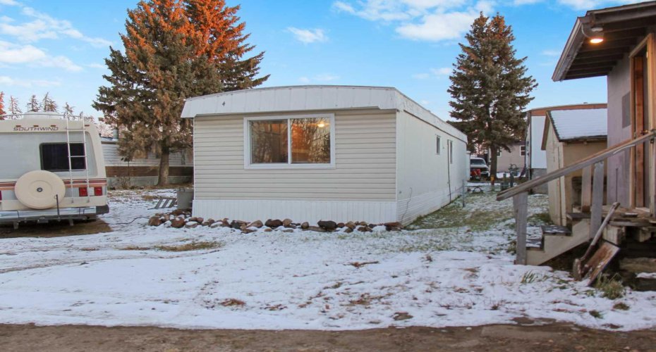 4504 41 Street, Camrose, Alberta T4V4K4, 2 Bedrooms Bedrooms, ,1 BathroomBathrooms,Mobile,For Sale,41,A2272481