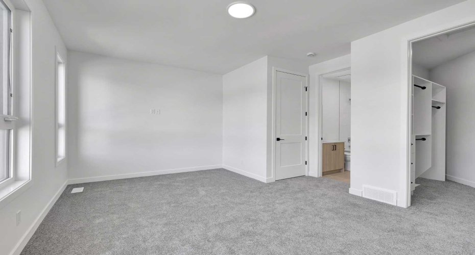 4905 Bowness Road, Calgary, Alberta T3B1H1, 2 Bedrooms Bedrooms, ,4 BathroomsBathrooms,Residential,For Sale,Bowness,A2272621