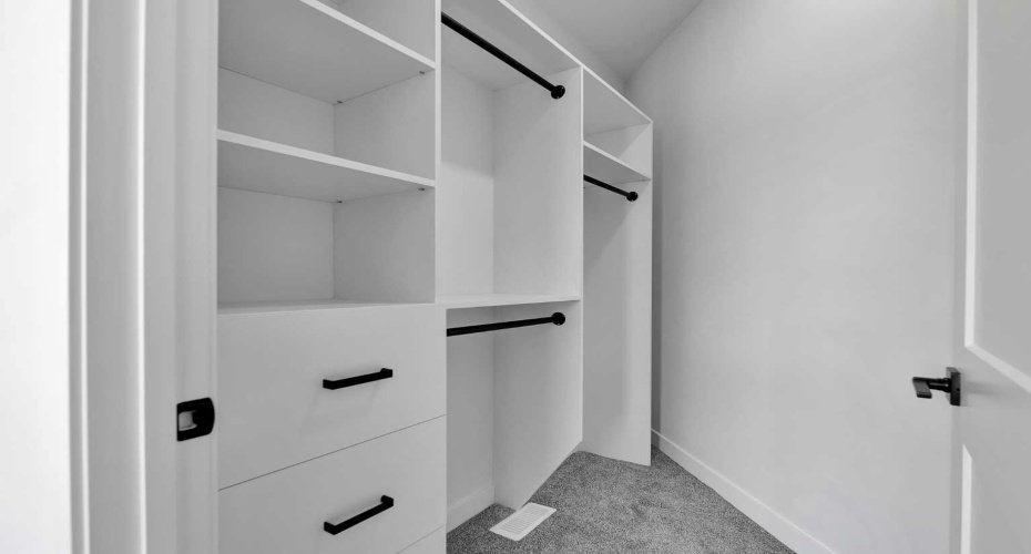 4905 Bowness Road, Calgary, Alberta T3B1H1, 2 Bedrooms Bedrooms, ,4 BathroomsBathrooms,Residential,For Sale,Bowness,A2272621