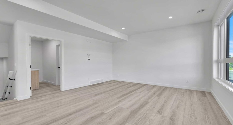 4905 Bowness Road, Calgary, Alberta T3B1H1, 2 Bedrooms Bedrooms, ,4 BathroomsBathrooms,Residential,For Sale,Bowness,A2272621