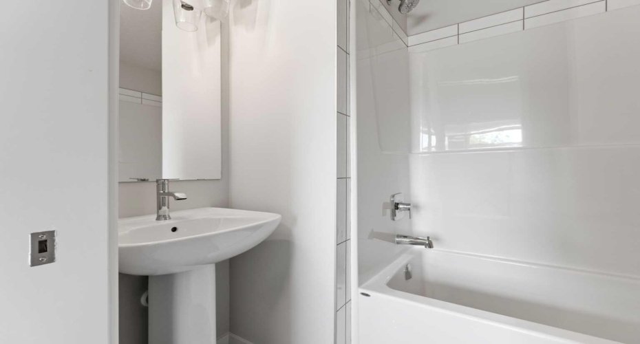 285 Chelsea Court, Chestermere, Alberta T1X 2W7, 2 Bedrooms Bedrooms, ,3 BathroomsBathrooms,Residential,For Sale,Chelsea,A2272396