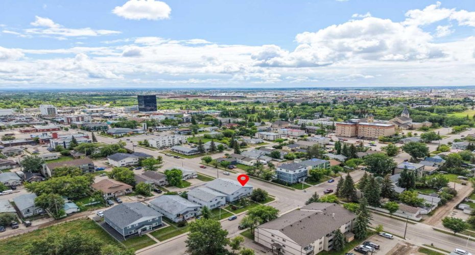 10029 105 Avenue, Grande Prairie, Alberta T8V 1H2, 3 Bedrooms Bedrooms, ,2 BathroomsBathrooms,Residential,For Sale,105,A2207702