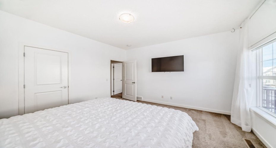 250 Fireside View, Cochrane, Alberta T4C 2M2, 2 Bedrooms Bedrooms, ,2 BathroomsBathrooms,Residential,For Sale,Fireside,A2266283