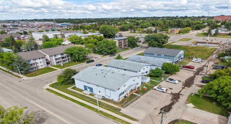 10029 105 Avenue, Grande Prairie, Alberta T8V 1H2, 3 Bedrooms Bedrooms, ,2 BathroomsBathrooms,Residential,For Sale,105,A2269206
