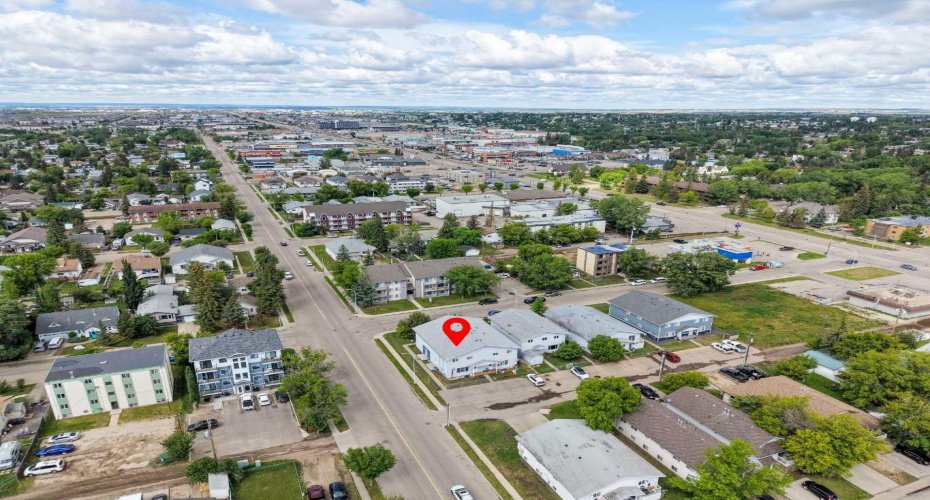 10029 105 Avenue, Grande Prairie, Alberta T8V 1H2, 3 Bedrooms Bedrooms, ,2 BathroomsBathrooms,Residential,For Sale,105,A2269206