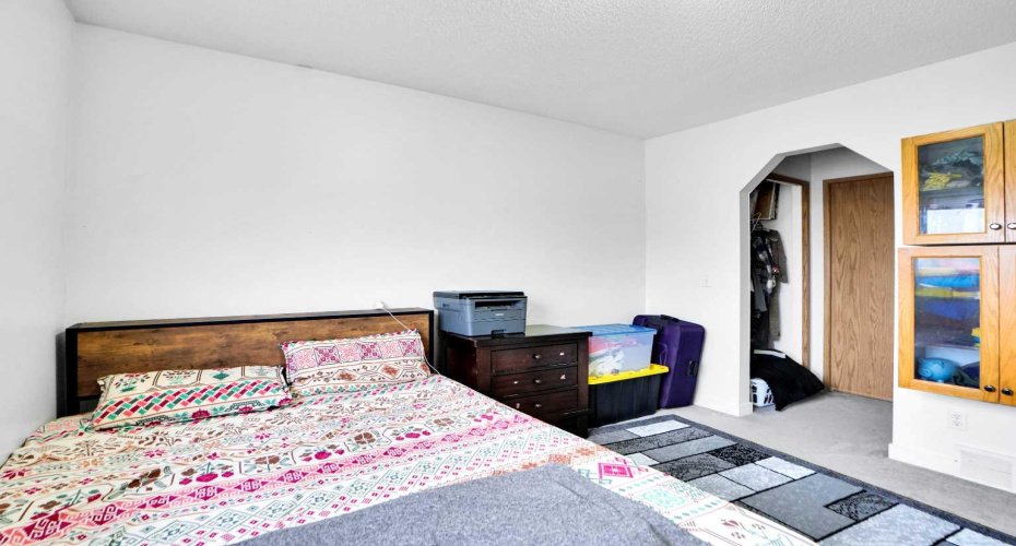 63 Martinbrook Road, Calgary, Alberta T3J3E1, 5 Bedrooms Bedrooms, ,2 BathroomsBathrooms,Residential,For Sale,Martinbrook,A2272341