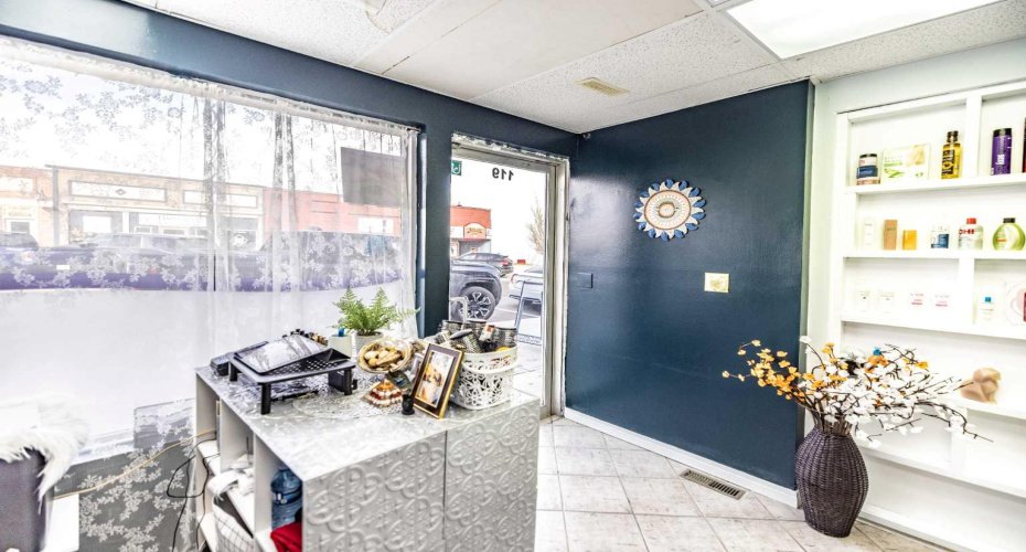 Strathmore, Alberta, ,Commercial,For Lease,A2272696