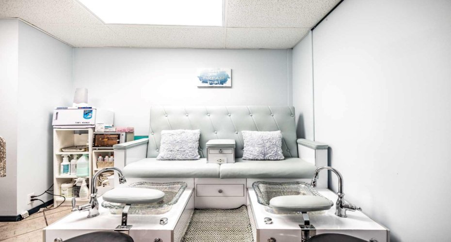 Strathmore, Alberta, ,Commercial,For Lease,A2272696