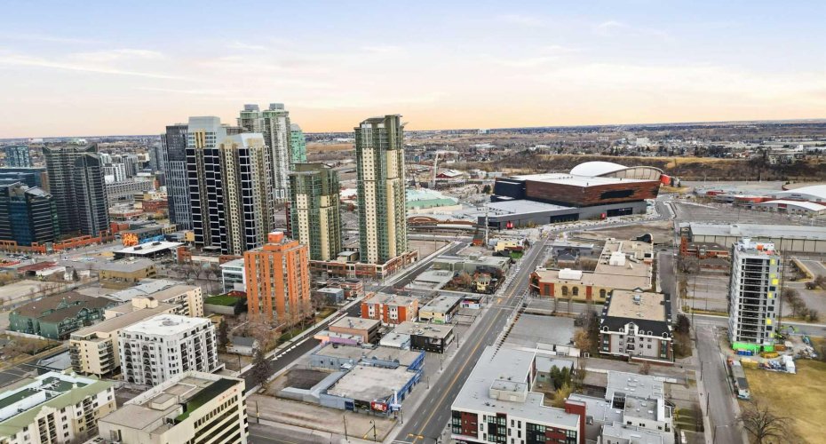 111 14 Avenue, Calgary, Alberta T2G 4Z8, 1 Bedroom Bedrooms, ,1 BathroomBathrooms,Residential,For Sale,14,A2272713