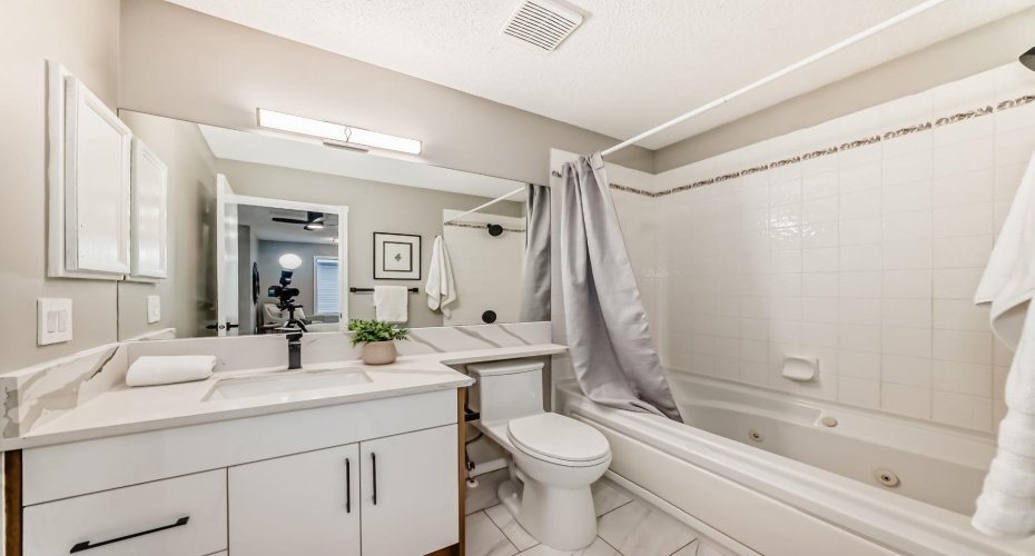 125 Lakeview Shores, Chestermere, Alberta T1X1H1, 4 Bedrooms Bedrooms, ,4 BathroomsBathrooms,Residential,For Sale,Lakeview,A2272906