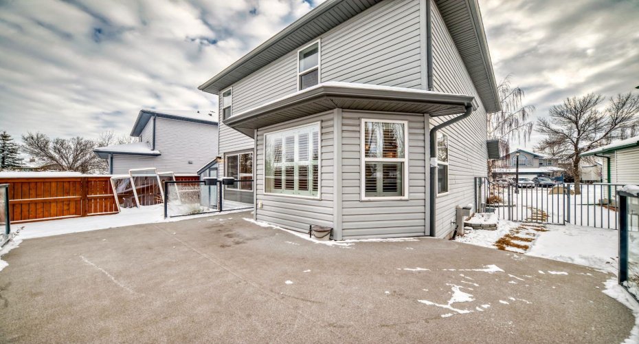 125 Lakeview Shores, Chestermere, Alberta T1X1H1, 4 Bedrooms Bedrooms, ,4 BathroomsBathrooms,Residential,For Sale,Lakeview,A2272906