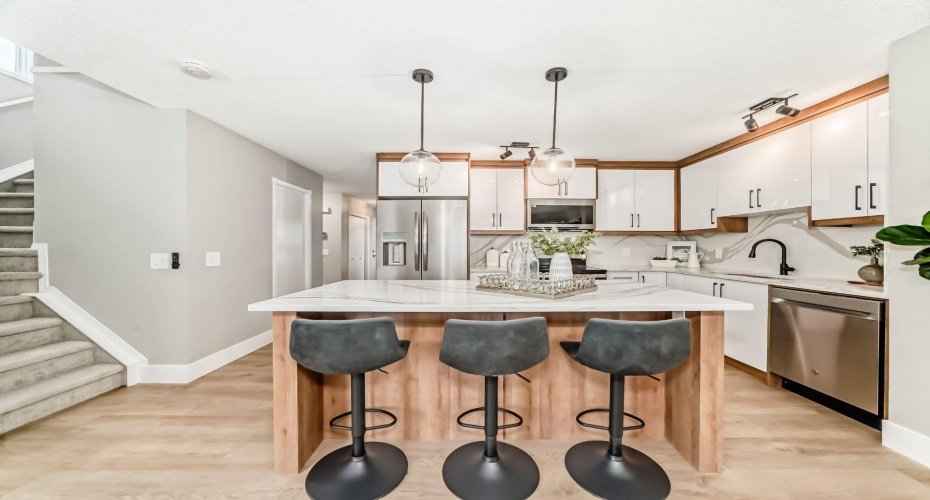 125 Lakeview Shores, Chestermere, Alberta T1X1H1, 4 Bedrooms Bedrooms, ,4 BathroomsBathrooms,Residential,For Sale,Lakeview,A2272906