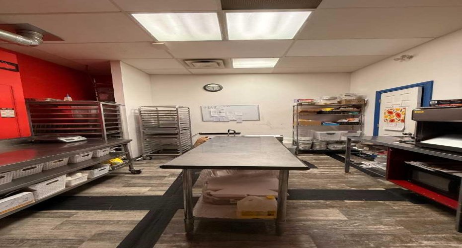 Calgary, Alberta, ,Commercial,For Lease,A2258385