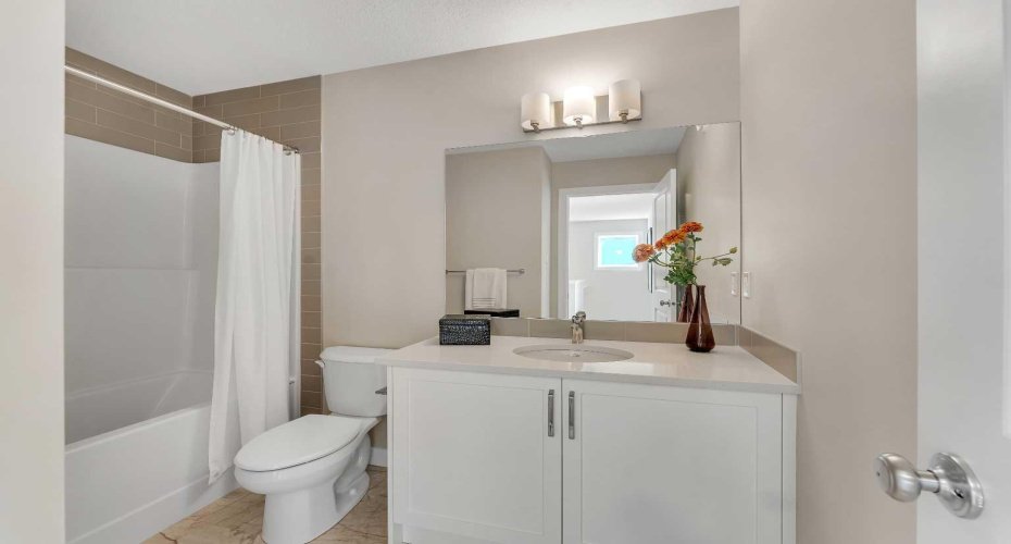 430 South Shore Drive, Chestermere, Alberta T1X 2Y6, 3 Bedrooms Bedrooms, ,3 BathroomsBathrooms,Residential,For Sale,South Shore,A2273158