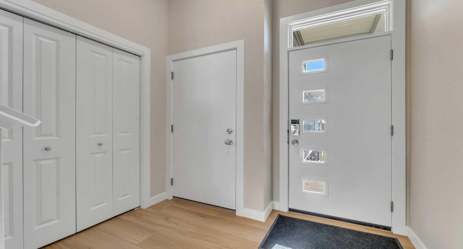 430 South Shore Drive, Chestermere, Alberta T1X 2Y6, 3 Bedrooms Bedrooms, ,3 BathroomsBathrooms,Residential,For Sale,South Shore,A2273158