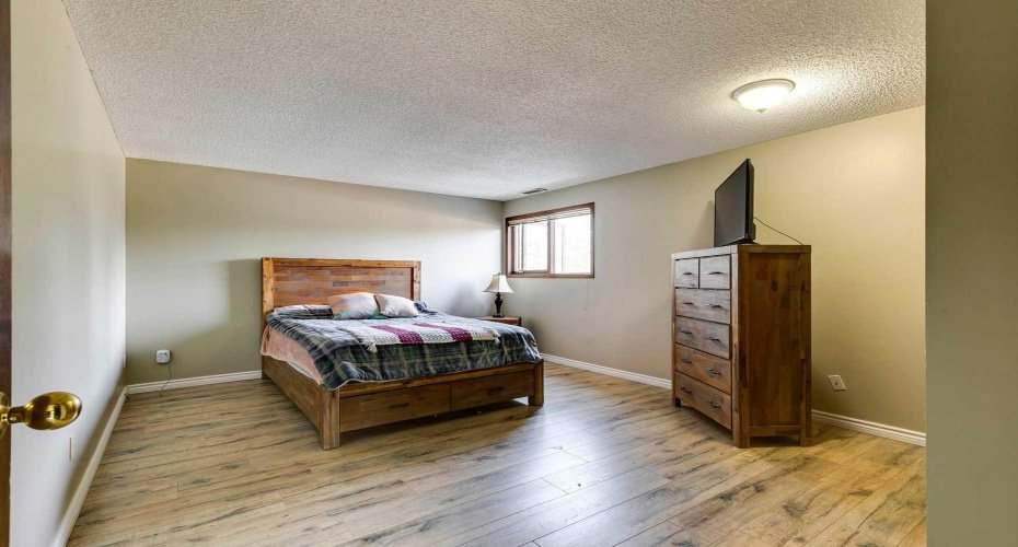186007 Priddis Valley Road, Rural Foothills County, Alberta T0L1W1, ,Commercial,For Sale,Priddis General Store and Plaza,Priddis Valley,A2215153