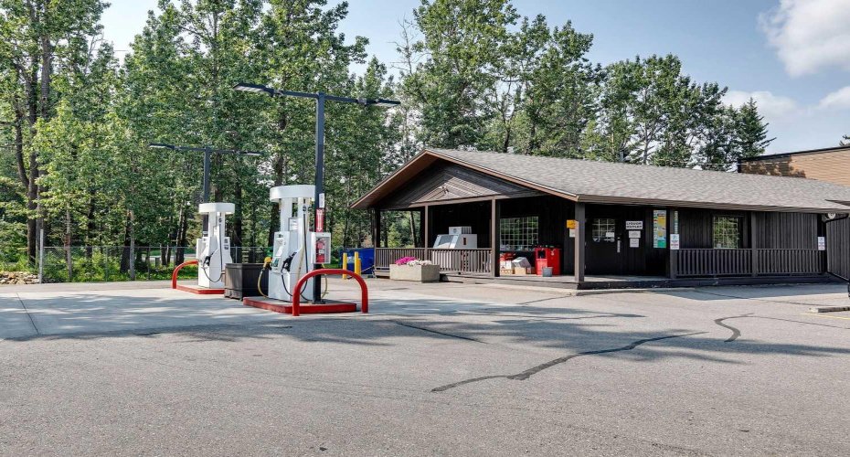 186007 Priddis Valley Road, Rural Foothills County, Alberta T0L1W1, ,Commercial,For Sale,Priddis General Store and Plaza,Priddis Valley,A2215153