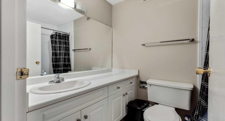 231 Heritage Drive, Calgary, Alberta T2H 1N1, 3 Bedrooms Bedrooms, ,2 BathroomsBathrooms,Residential,For Sale,Heritage,A2270204