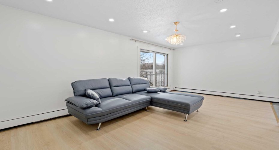 4328 4 Street, Calgary, Alberta T2K 1A2, 2 Bedrooms Bedrooms, ,1 BathroomBathrooms,Residential,For Sale,4,A2270894