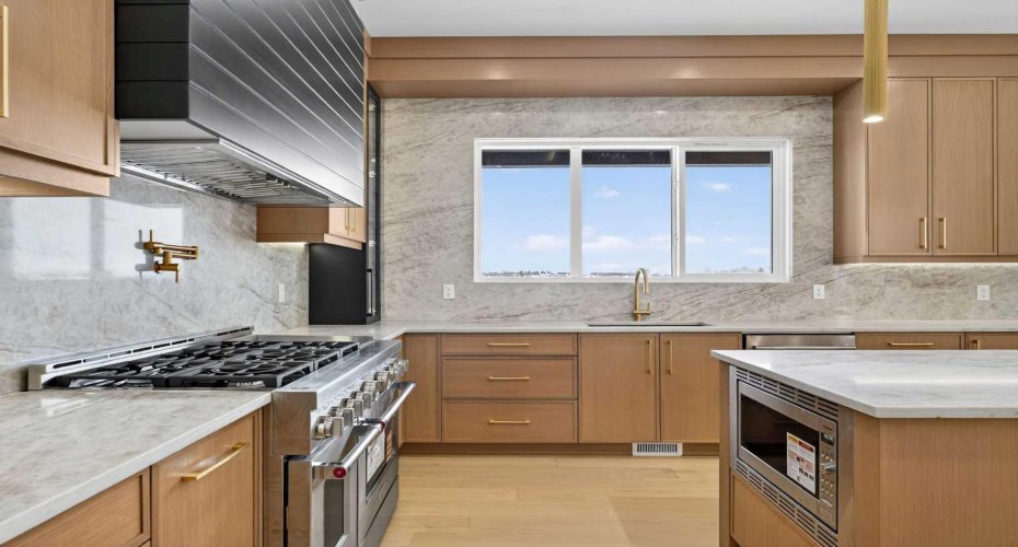 960 South Shore Terrace, Chestermere, Alberta T1X 2S2, 7 Bedrooms Bedrooms, ,7 BathroomsBathrooms,Residential,For Sale,South Shore Terrace,A2273181