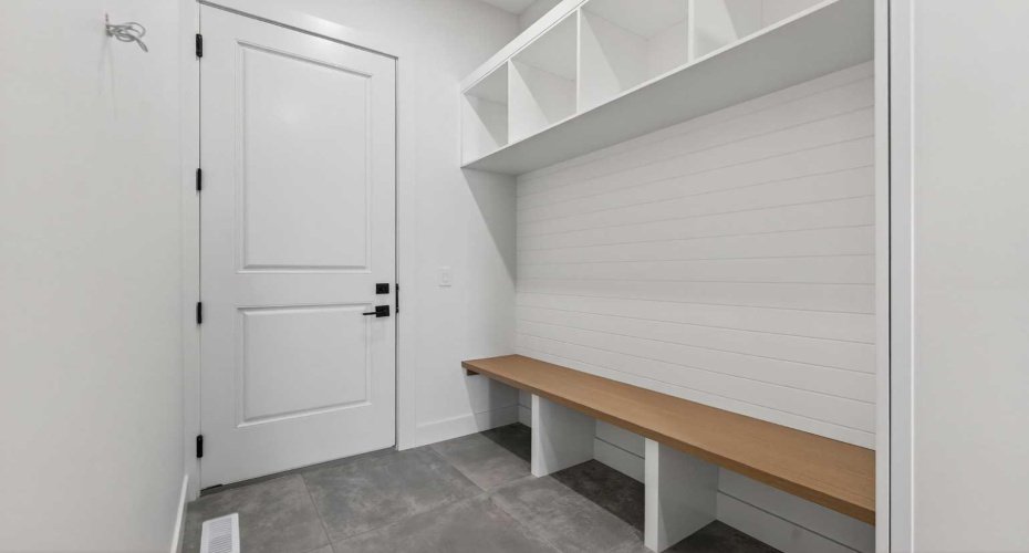 960 South Shore Terrace, Chestermere, Alberta T1X 2S2, 7 Bedrooms Bedrooms, ,7 BathroomsBathrooms,Residential,For Sale,South Shore Terrace,A2273181