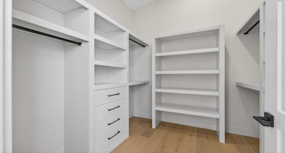 960 South Shore Terrace, Chestermere, Alberta T1X 2S2, 7 Bedrooms Bedrooms, ,7 BathroomsBathrooms,Residential,For Sale,South Shore Terrace,A2273181