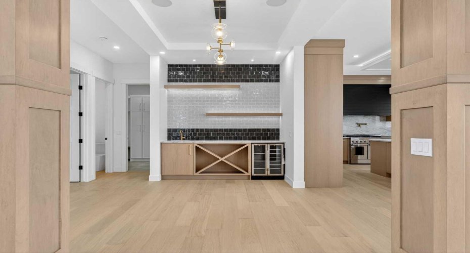 960 South Shore Terrace, Chestermere, Alberta T1X 2S2, 7 Bedrooms Bedrooms, ,7 BathroomsBathrooms,Residential,For Sale,South Shore Terrace,A2273181