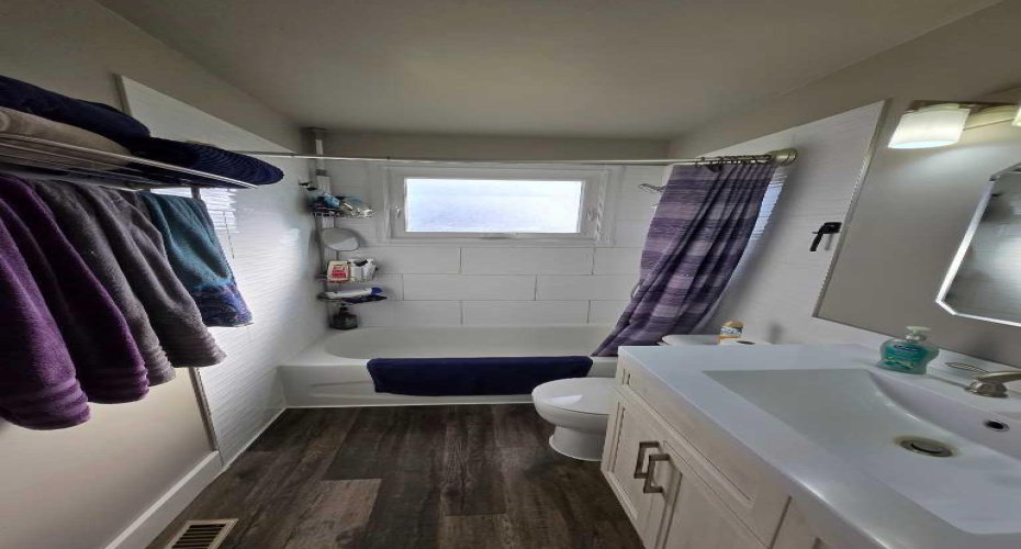 Main 4 Piece Bathroom