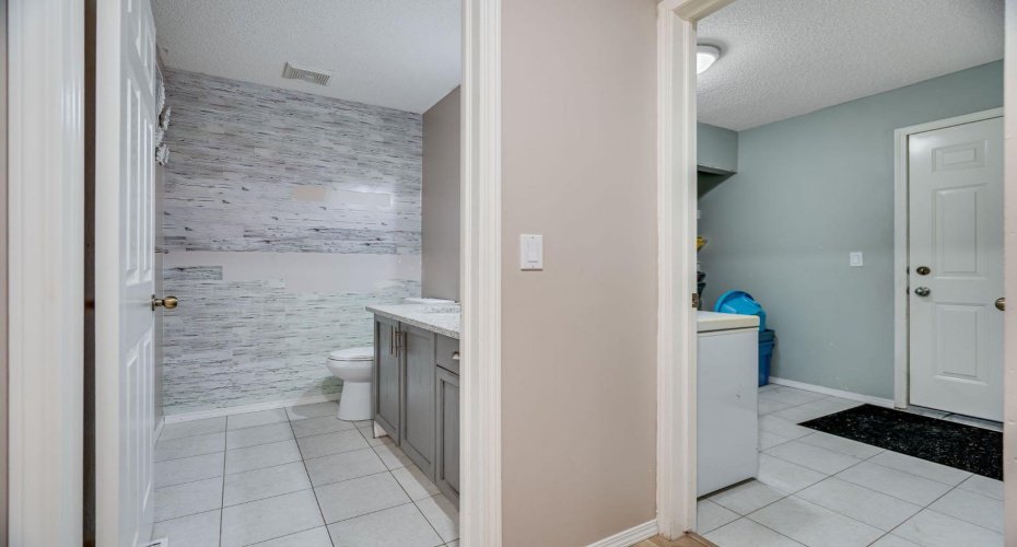 104 Cove Crescent, Chestermere, Alberta T1X 5J1, 5 Bedrooms Bedrooms, ,4 BathroomsBathrooms,Residential,For Sale,Cove,A2272792