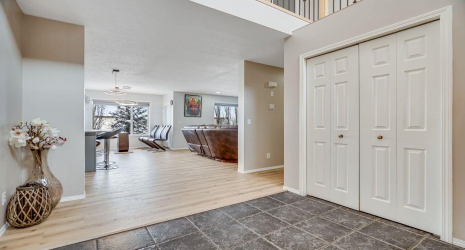 104 Cove Crescent, Chestermere, Alberta T1X 5J1, 5 Bedrooms Bedrooms, ,4 BathroomsBathrooms,Residential,For Sale,Cove,A2272792