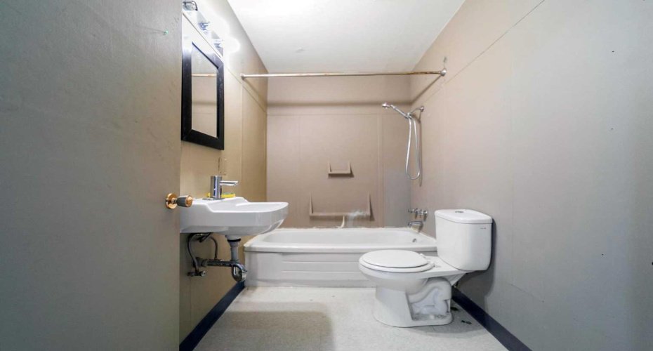 4707 51 Avenue, Camrose, Alberta T4V 0V3, ,Commercial,For Lease,51,A2272882
