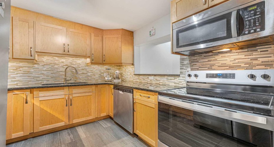 Modern Kitchen with Stainless Steel Appliances