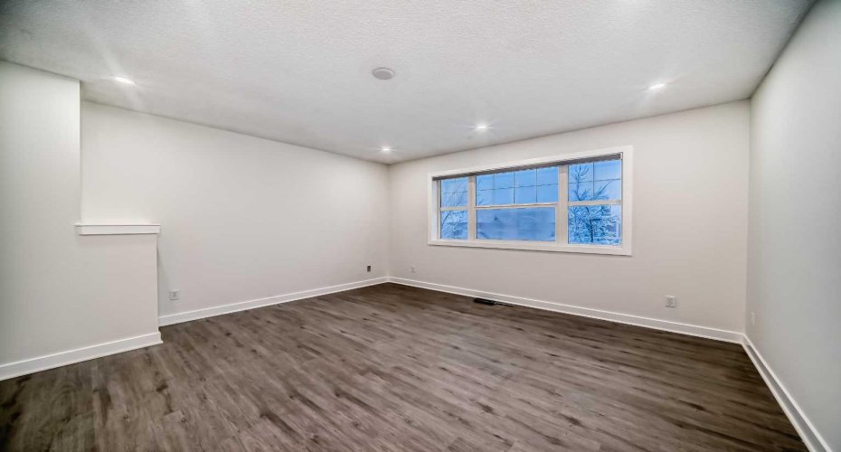 79 Saddlebrook Way, Calgary, Alberta T3J5M8, 5 Bedrooms Bedrooms, ,4 BathroomsBathrooms,Residential,For Sale,Saddlebrook,A2270761