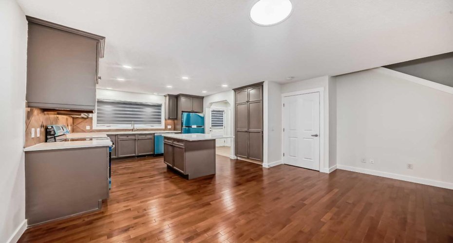 79 Saddlebrook Way, Calgary, Alberta T3J5M8, 5 Bedrooms Bedrooms, ,4 BathroomsBathrooms,Residential,For Sale,Saddlebrook,A2270761