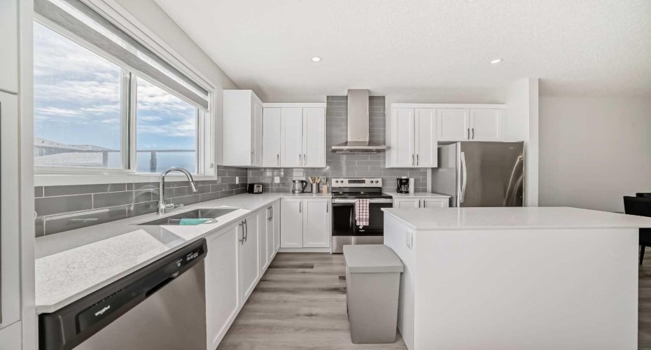 20 Creekstone Drive, Calgary, Alberta T2X4Z5, 4 Bedrooms Bedrooms, ,4 BathroomsBathrooms,Residential,For Sale,Creekstone,A2271853