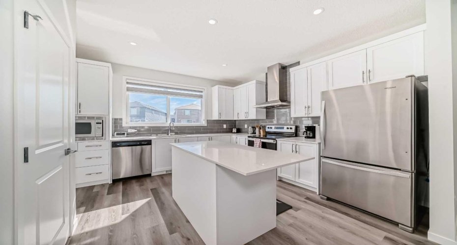 20 Creekstone Drive, Calgary, Alberta T2X4Z5, 4 Bedrooms Bedrooms, ,4 BathroomsBathrooms,Residential,For Sale,Creekstone,A2271853